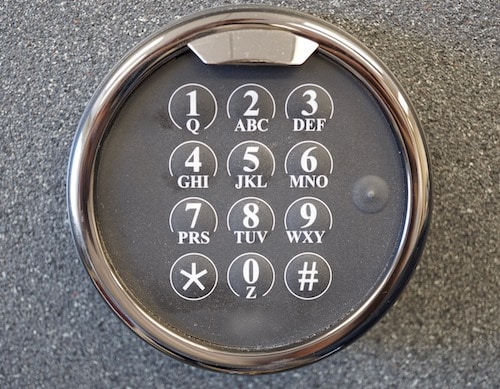 safe-cracking-locksmith